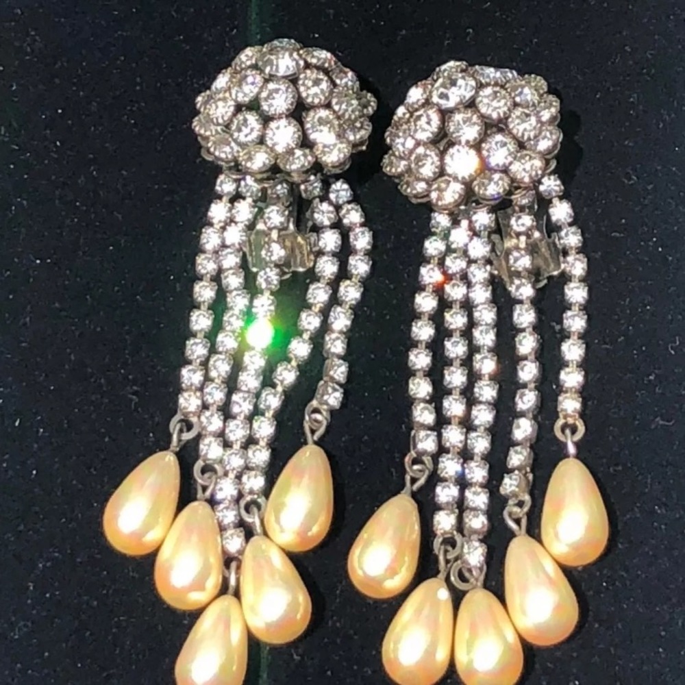 Vintage Rhinestone Chandelier Dangle Clip Earrings